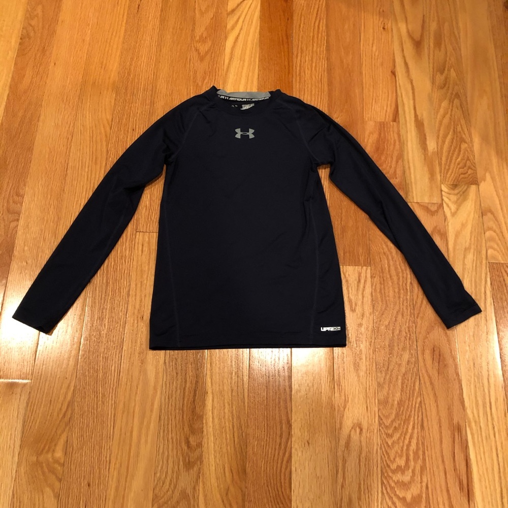 Boys size med Under Armour heat gear